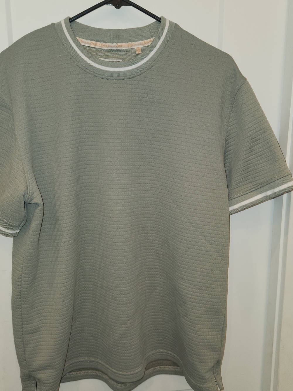 Free Planet Men's Short-Sleeve Casual Crewneck Shirt - Sage Green